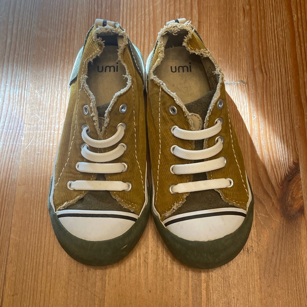 UMI Toddler Shoes, Size 10